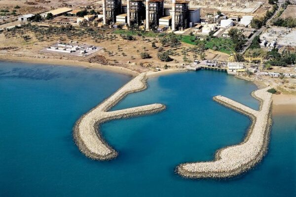 سیستم برداشت آب از دریا با استفاده از موج شکن و نیروگاه قدیمی نفت ستاره